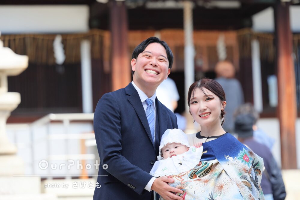 「いい写真が撮れるようにリード」明るい笑顔に包まれたお宮参りの撮影
