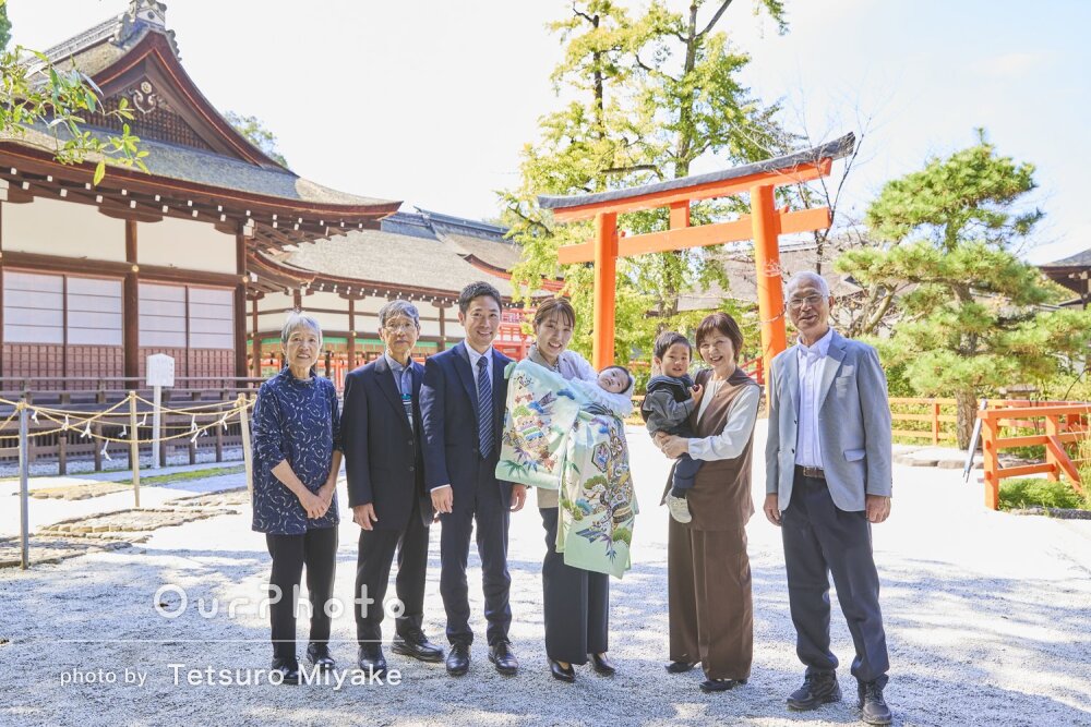 「子供も自然な表情で」三世代の笑顔に包まれて温かみあるお宮参りの撮影