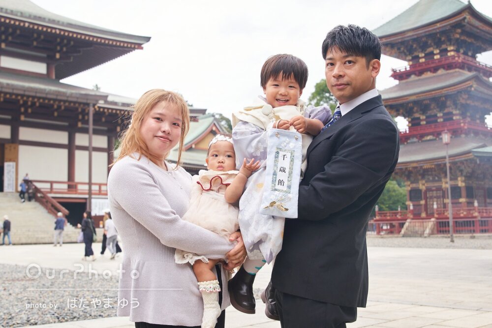 「終始温かく対応」白の被布とベレー帽でおしゃれに3歳七五三の撮影