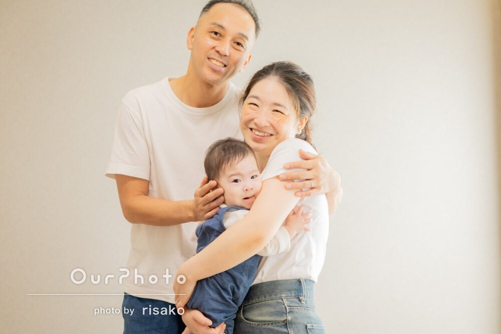 「写真もステキ」新居でキラキラな笑顔いっぱいな記念の家族写真の撮影