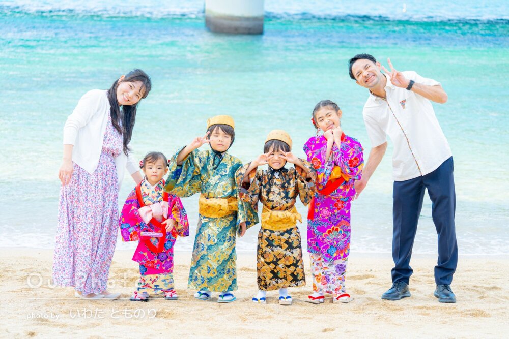 「家族の自然な雰囲気」沖縄の伝統衣装で！姉妹兄弟揃って七五三の撮影