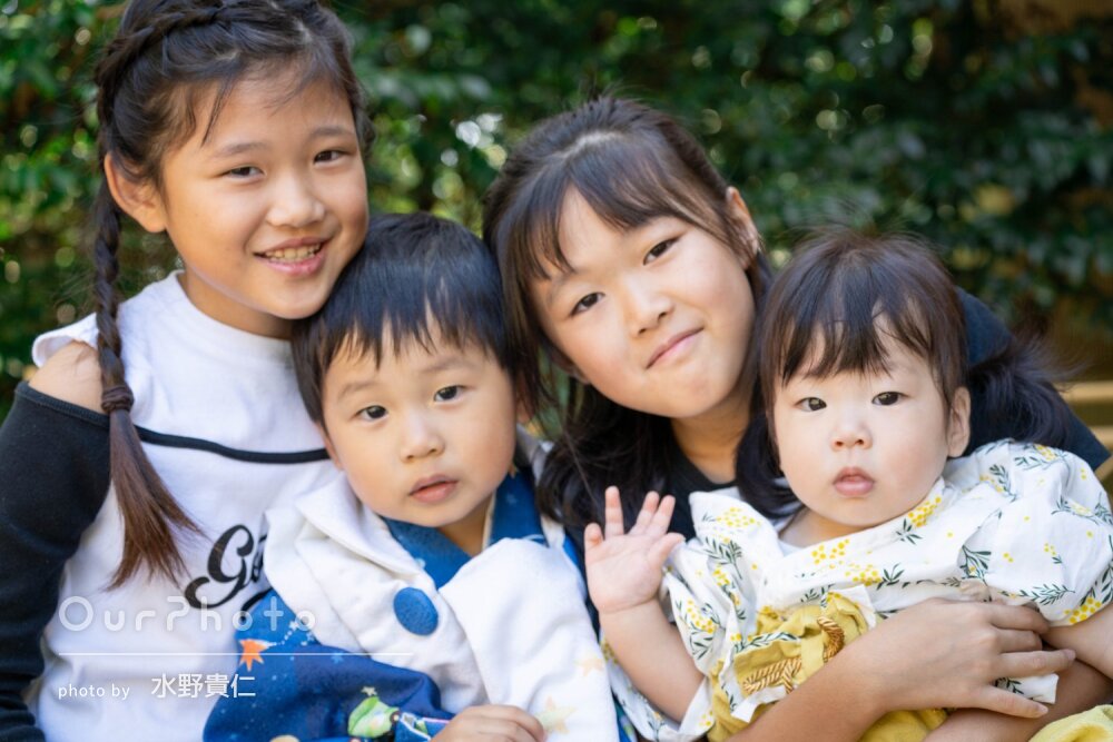 「子供の笑顔をたくさん引き出し」可愛い被布姿で3歳男の子七五三の撮影