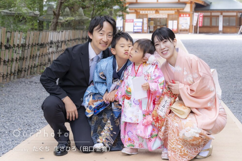 「和やかに楽しく」表情豊かな兄妹！神社に映える和装で七五三の撮影