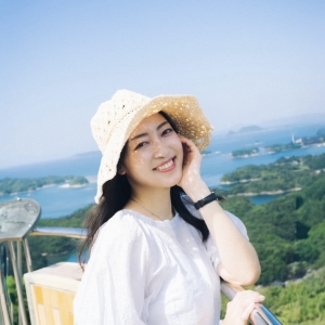 hitomi