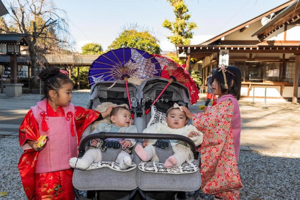 蚕養神社(会津若松市)でお宮参りの出張撮影｜カメラマンの撮影例と価格